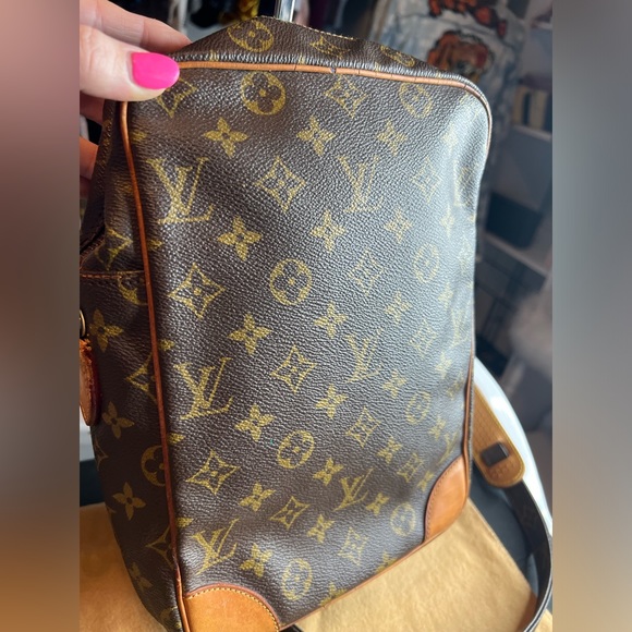 Vintage Louis Vuitton Crossbody - Picture 11 of 17